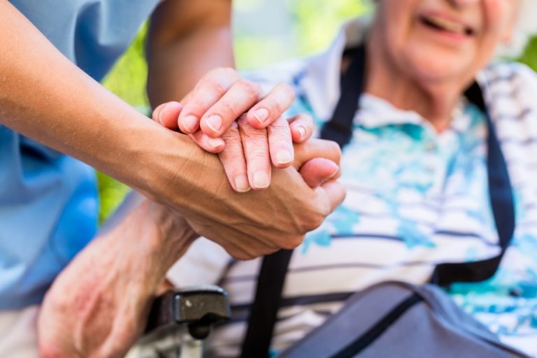 7 Qualities To Look For When Choosing A Caregiver New Lifestyles